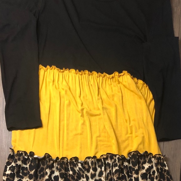 Hemish U.S.A. - Size Medium - 3 tier dress - Picture 3 of 6